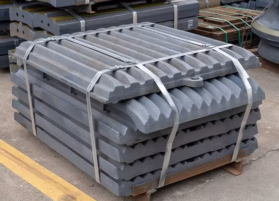 OEM щековые пластины Щековая дробилка из карбида вольфрама Прочная зубчатая пластина Вкладыш дробилки Запасная часть Китай Mn13 Cr2 Щековая пластина